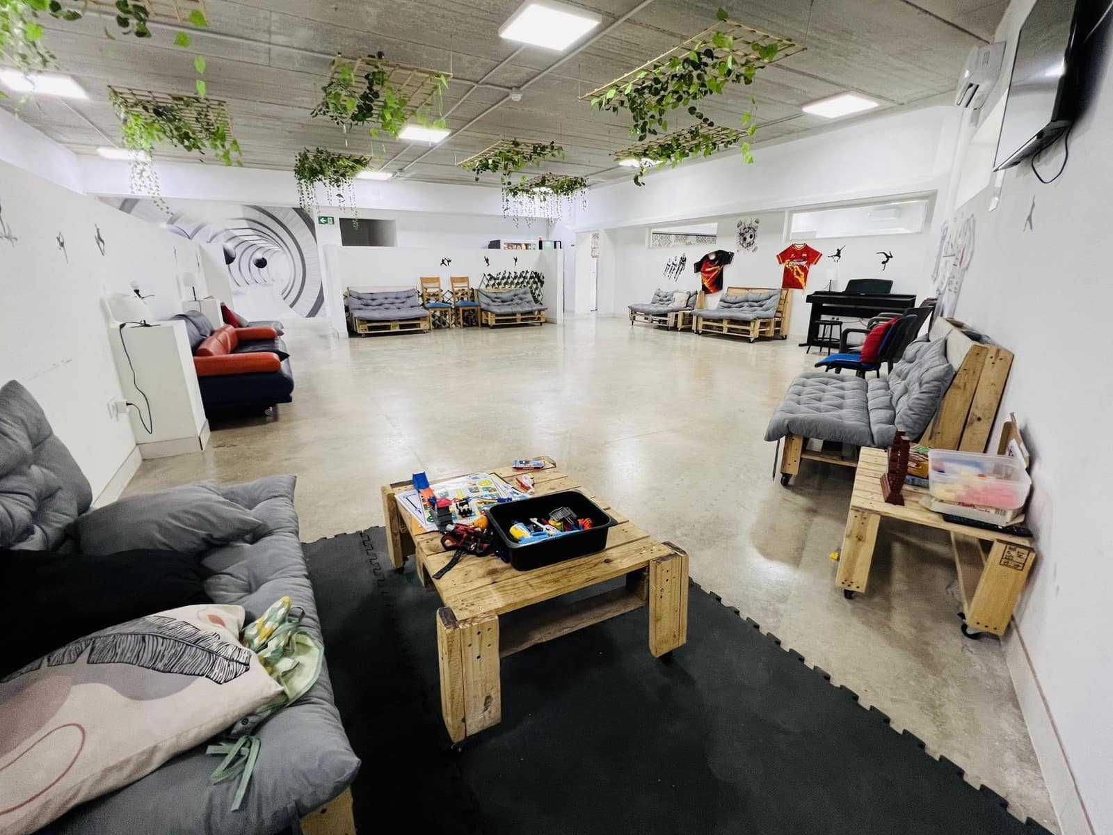 25 slaapkamer Hotel te koop in La Nucia - € 1.650.000 (Ref: 10047513)