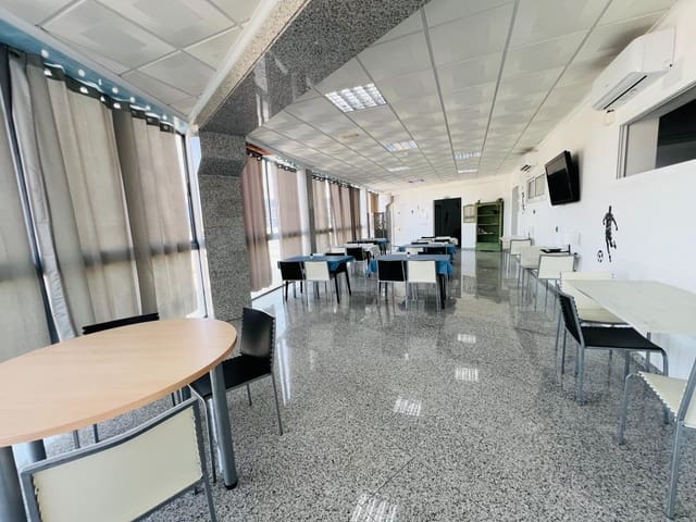 25 slaapkamer Hotel te koop in La Nucia Pueblo  , La Nucia - € 1.650.000 (Ref: 10047513)
