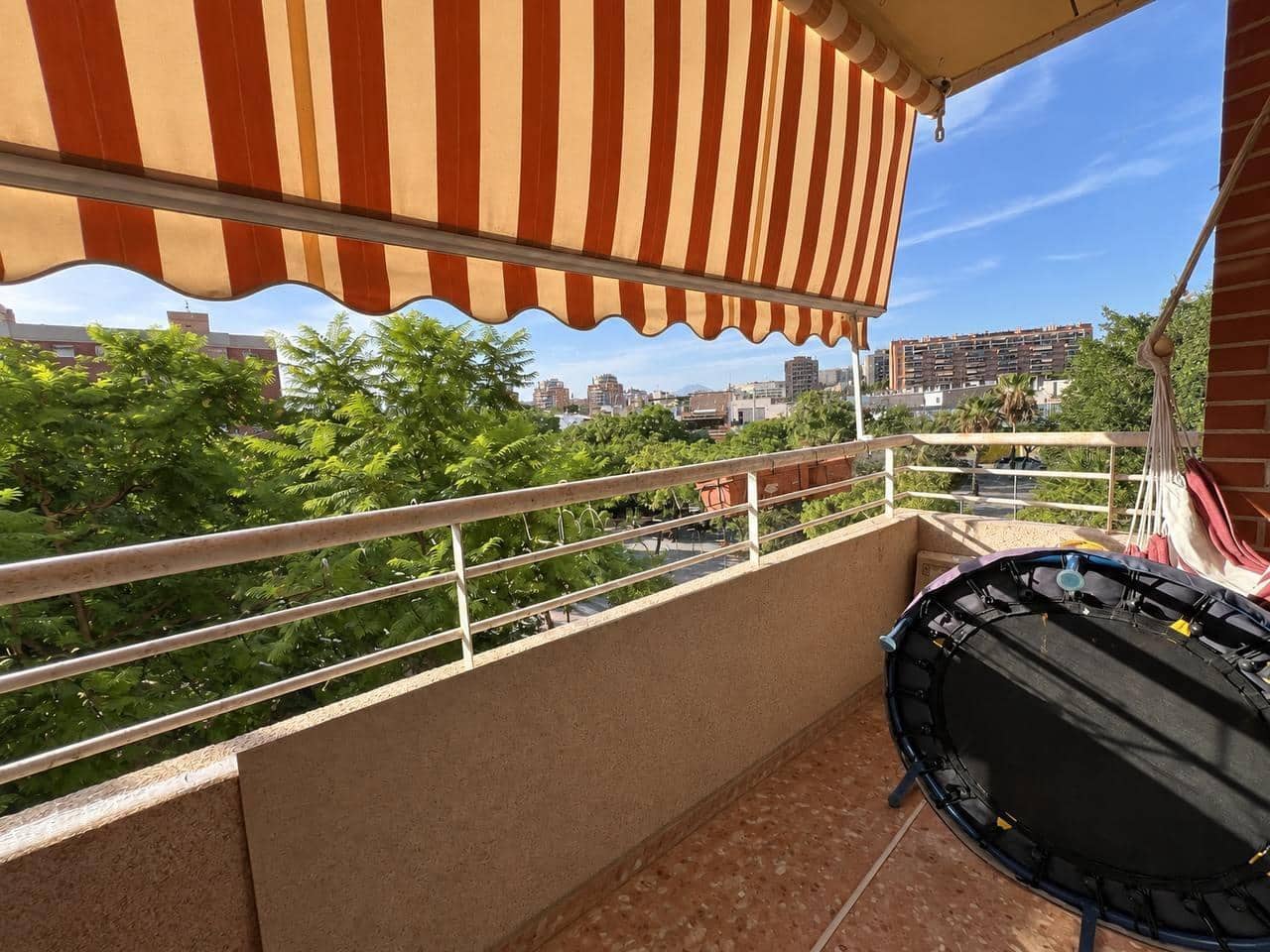 Piso de 3 habitaciones en Alicante / Alacant ciudad en venta con piscina garaje - 339.900 € (Ref: 10059353)