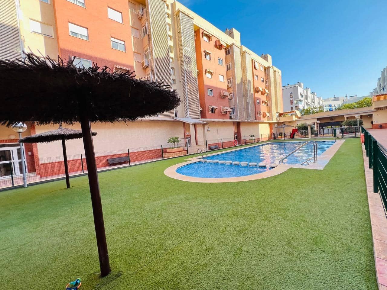 Piso de 3 habitaciones en Alicante / Alacant ciudad en venta con piscina garaje - 339.900 € (Ref: 10059353)