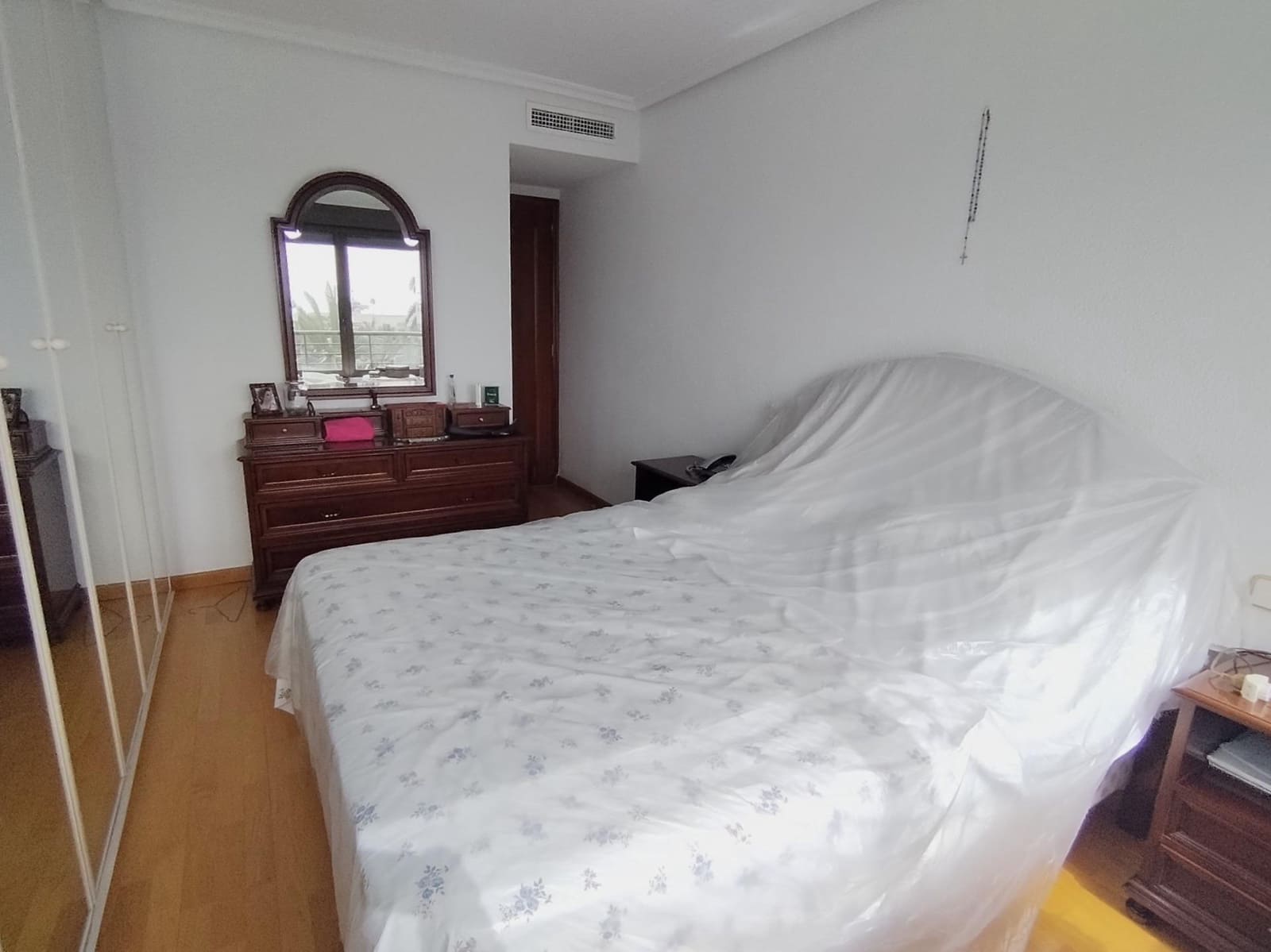5 bedroom Flat for sale in Alicante / Alacant city with garage - € 990,000 (Ref: 10108957)