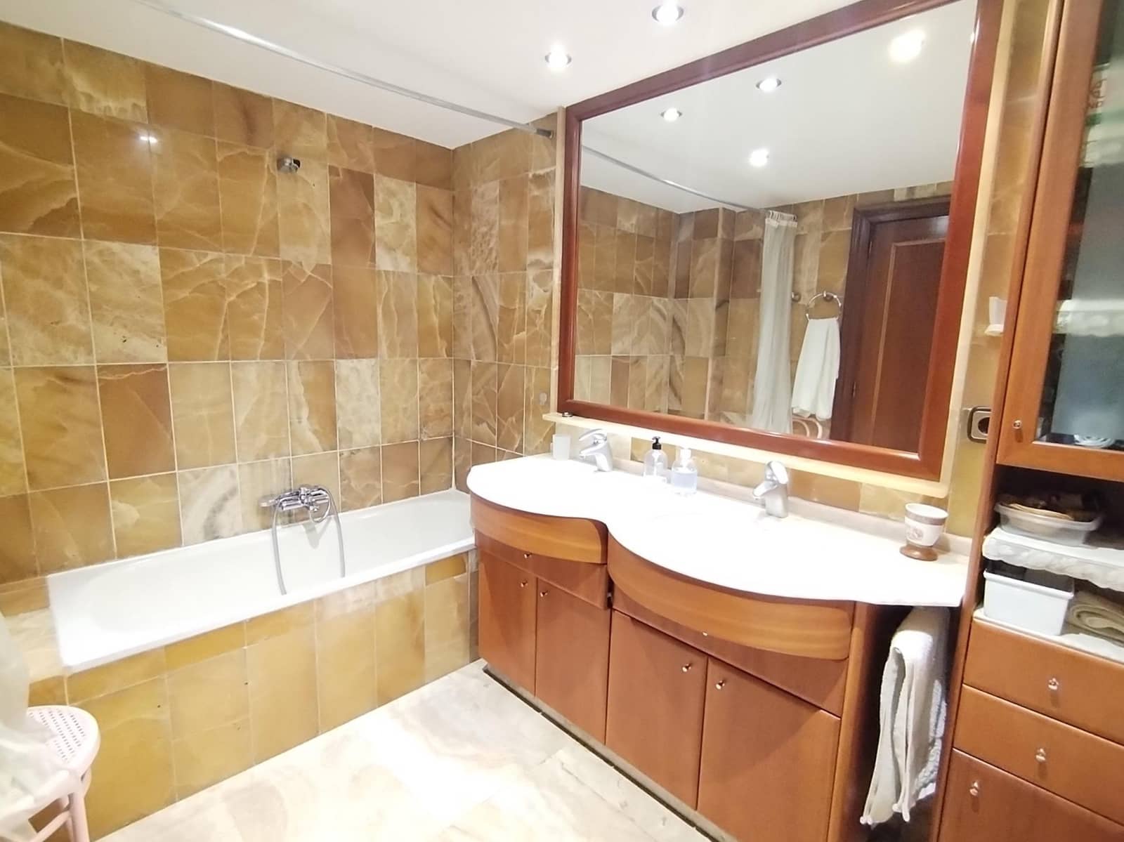 5 bedroom Flat for sale in Alicante / Alacant city with garage - € 990,000 (Ref: 10108957)