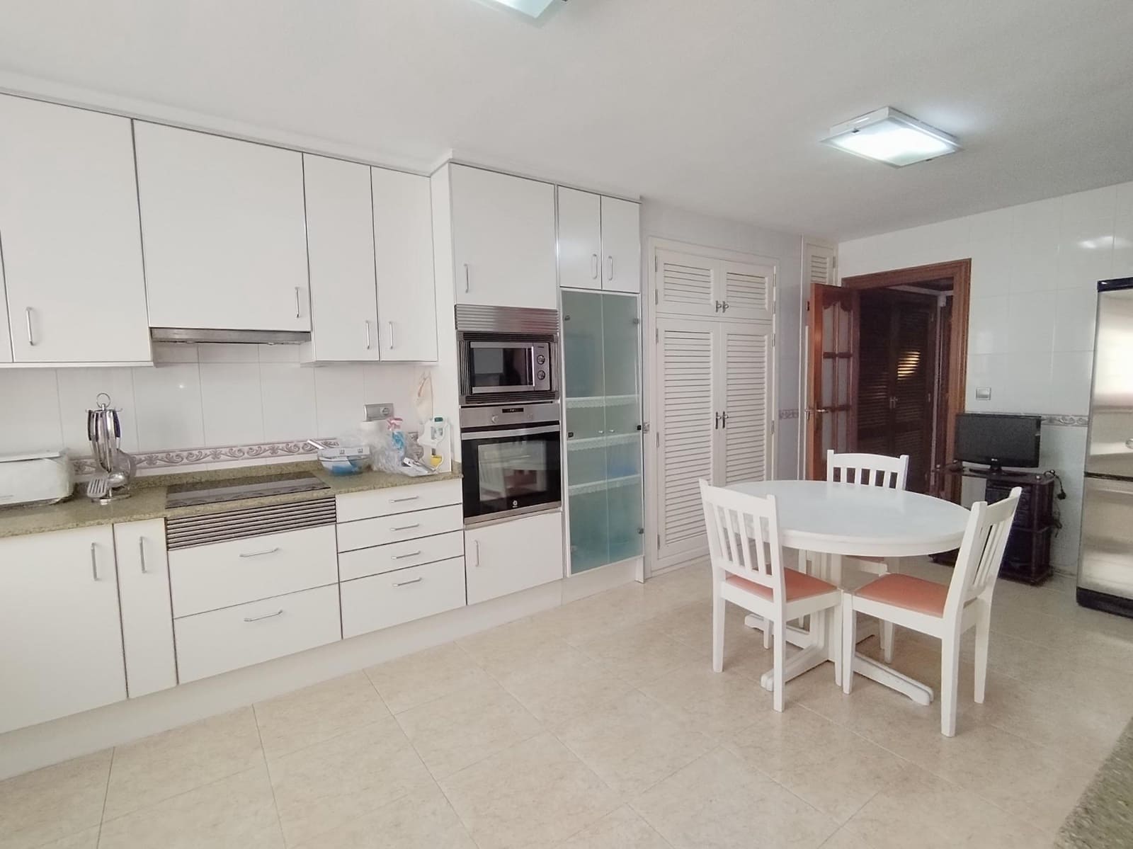 5 bedroom Flat for sale in Alicante / Alacant city with garage - € 990,000 (Ref: 10108957)