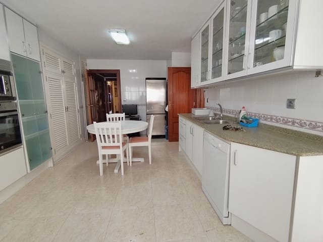 5 slaapkamer Flat te koop in Alicante stad met garage - € 990.000 (Ref: 10108957)