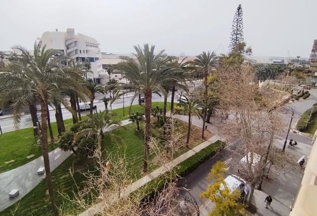 5 slaapkamer Flat te koop in Alicante stad met garage - € 990.000 (Ref: 10108957)