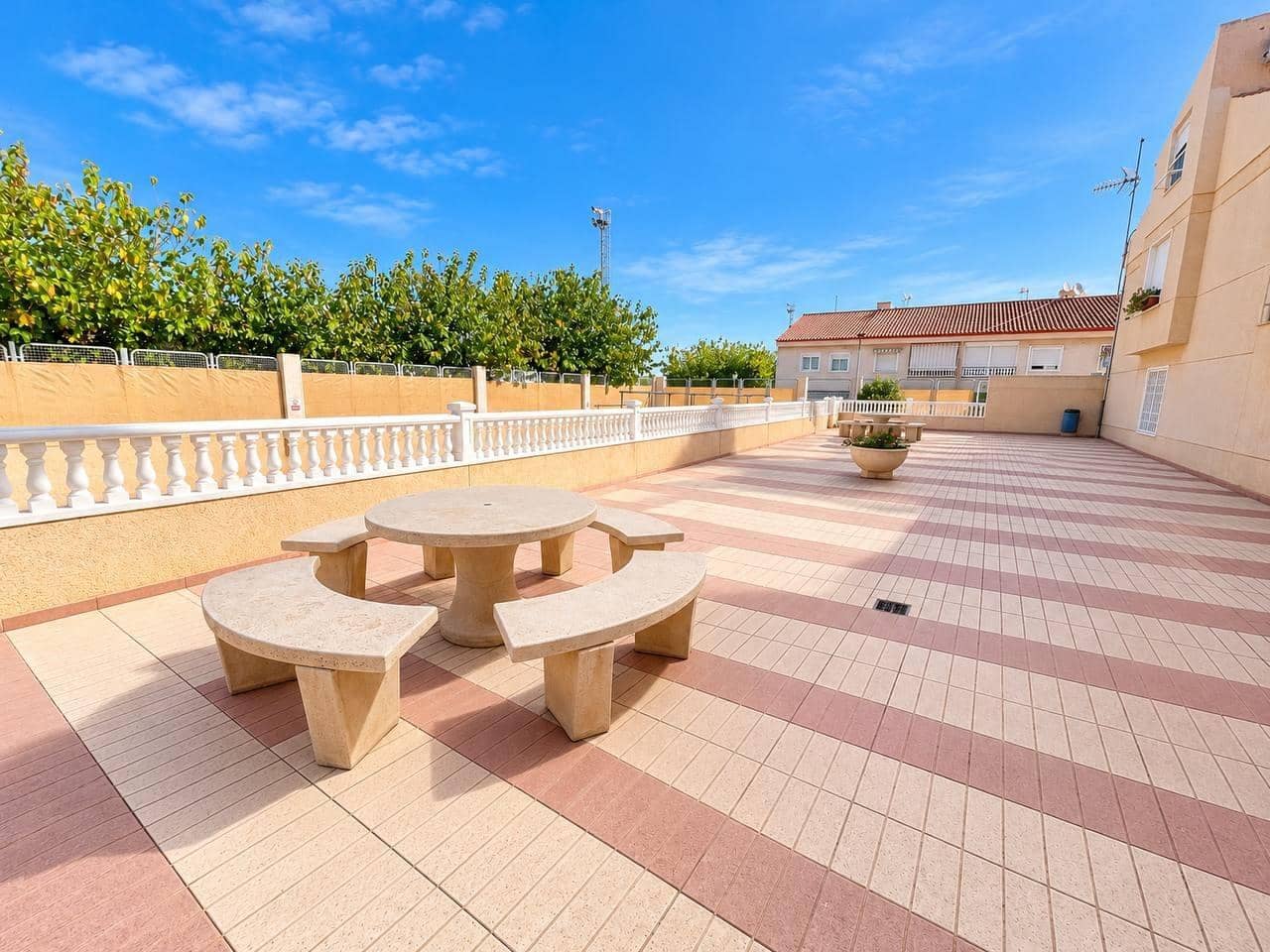 4 sovrum Bungalow till salu i Alicante stad med pool garage - 399 000 € (Ref: 10186287)