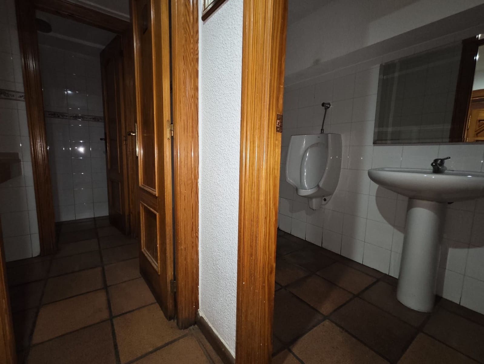 Commercial for sale in Alicante / Alacant city - € 335,000 (Ref: 8900661)