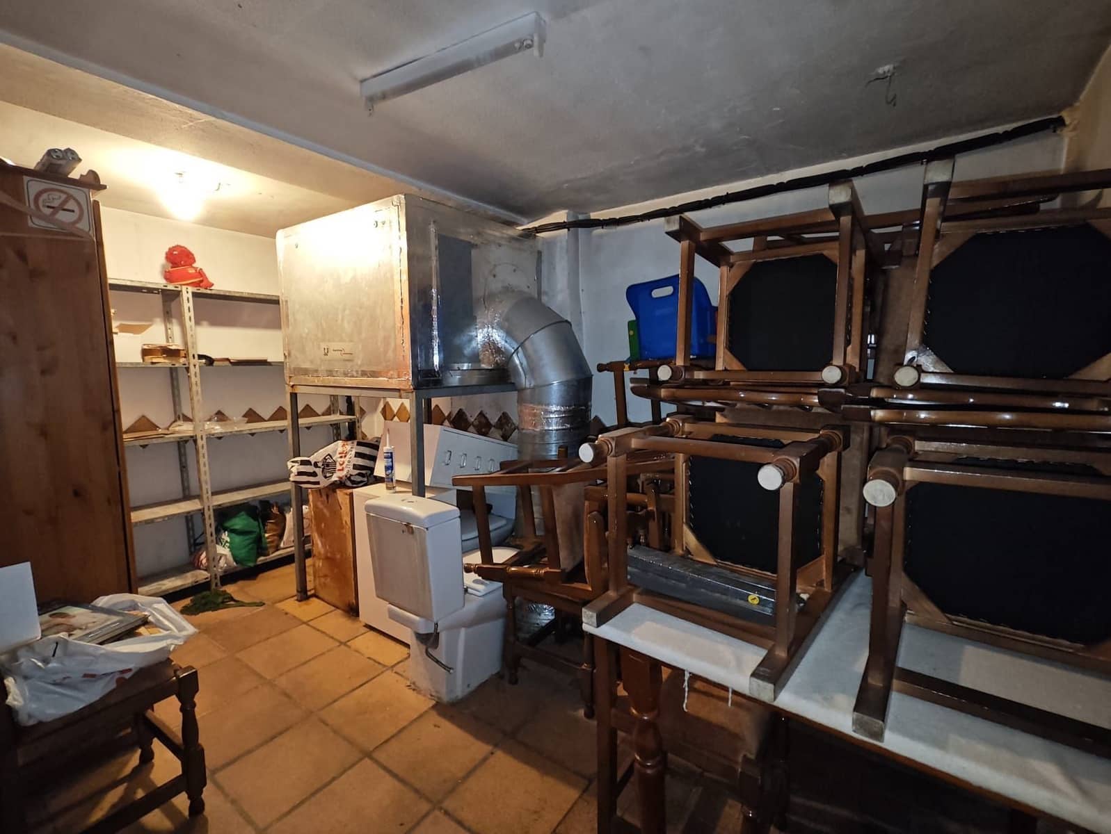 Commercial for sale in Alicante / Alacant city - € 335,000 (Ref: 8900661)