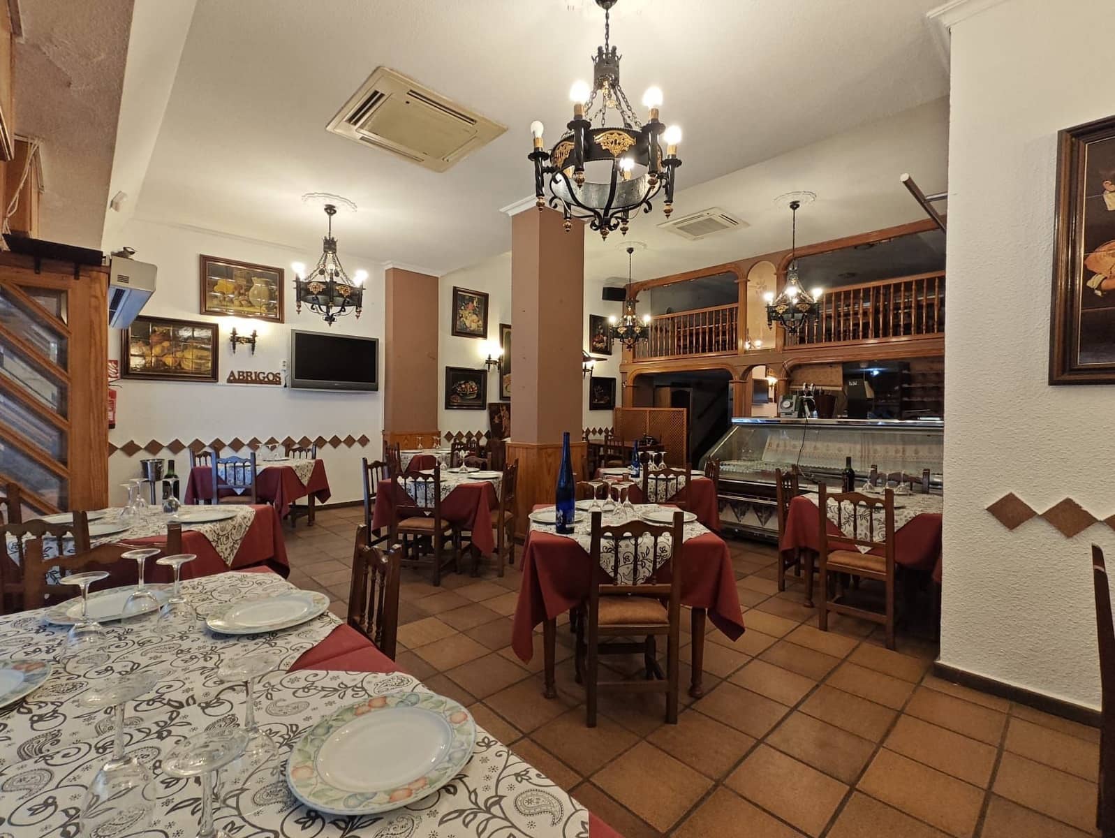 Commercial for sale in Alicante / Alacant city - € 335,000 (Ref: 8900661)