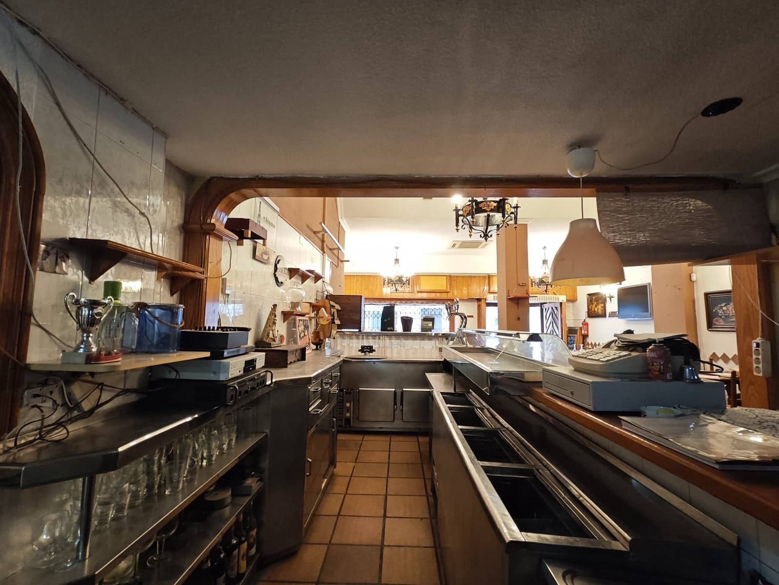 Commercial for sale in Alicante / Alacant city - € 335,000 (Ref: 8900661)