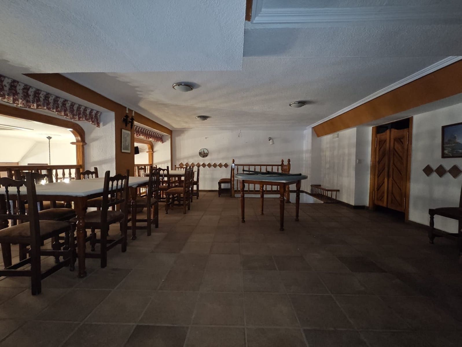 Commercial for sale in Alicante / Alacant city - € 335,000 (Ref: 8900661)