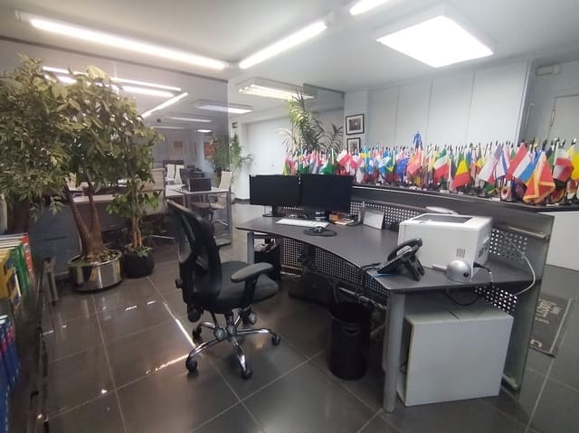 Toimisto vuokrattavana paikassa Alicante kaupunki - 1 800 € (Ref: 9303107)