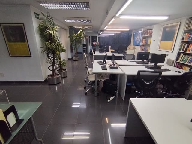 Toimisto vuokrattavana paikassa Alicante kaupunki - 1 800 € (Ref: 9303107)