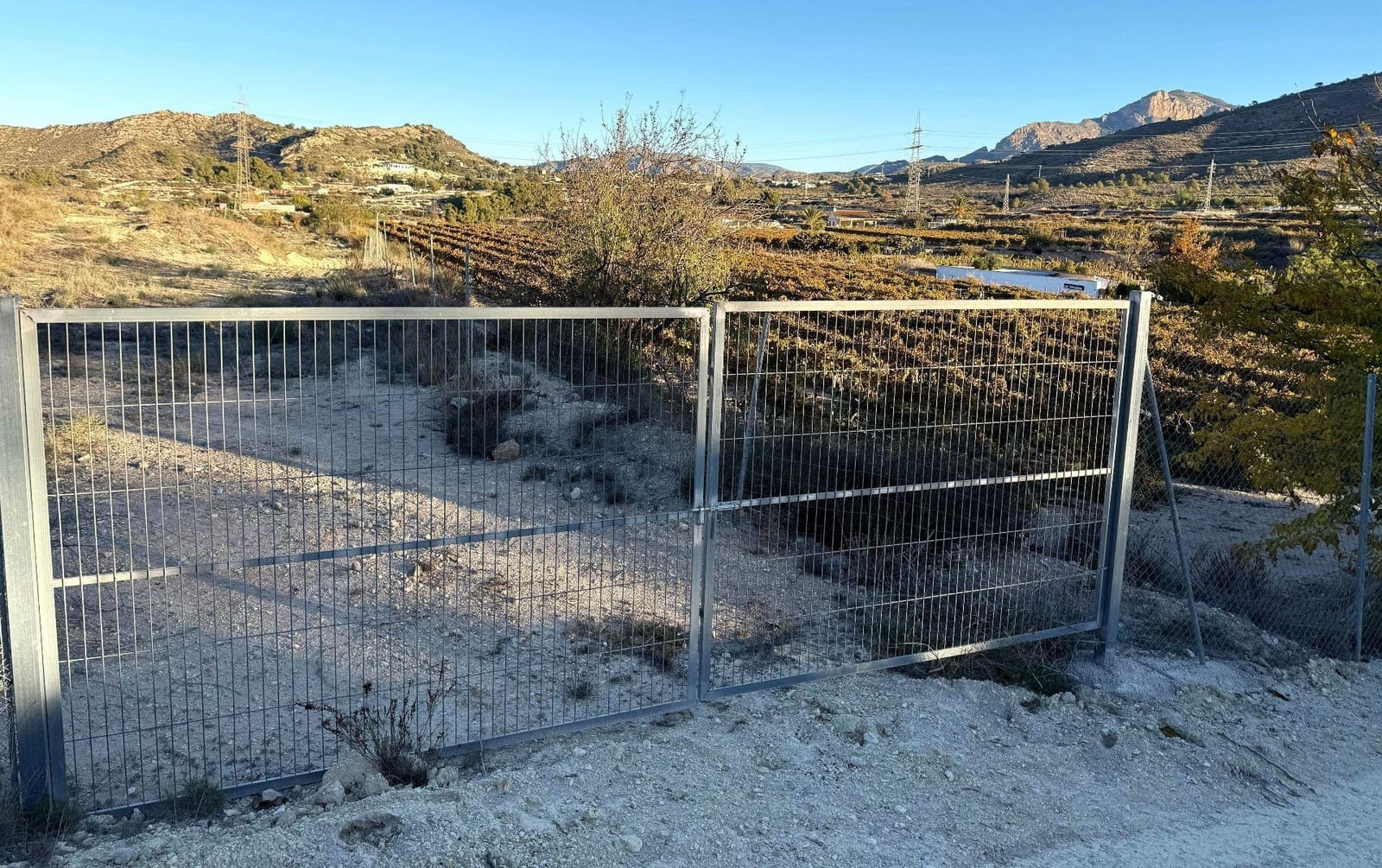 Rakentamaton maa myytävänä paikassa Novelda - 89 000 € (Ref: 9438105)