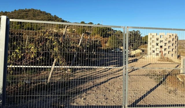 Grunde uden byggetilladelser til salg i Novelda - € 89.000 (Ref: 9438105)