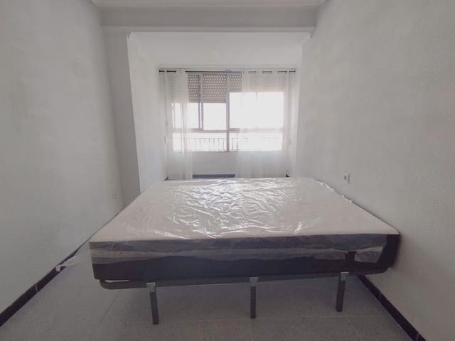 Piso de 3 habitaciones en Novelda en venta - 115.000 € (Ref: 9438106)