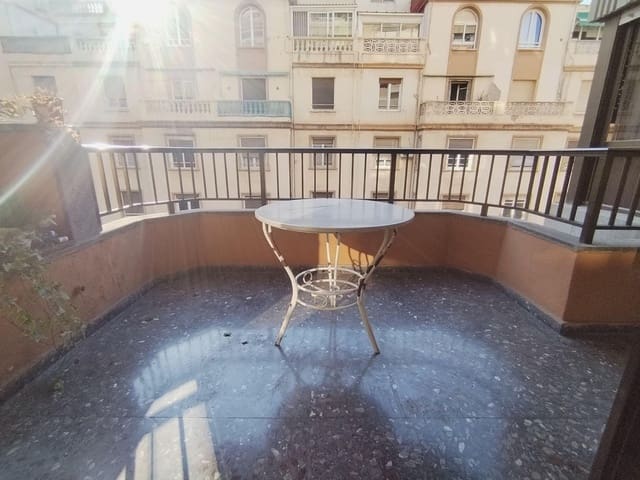 4 bedroom Flat for sale in Alicante / Alacant city with pool garage - € 425,000 (Ref: 9438107)