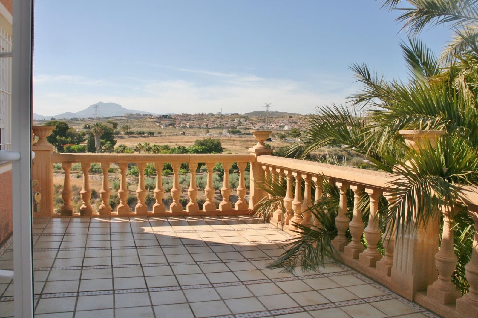 7 sypialnia Willa na sprzedaż w Muchamiel / Mutxamel z basenem garażem - 1 000 000 € (Ref: 9438111)