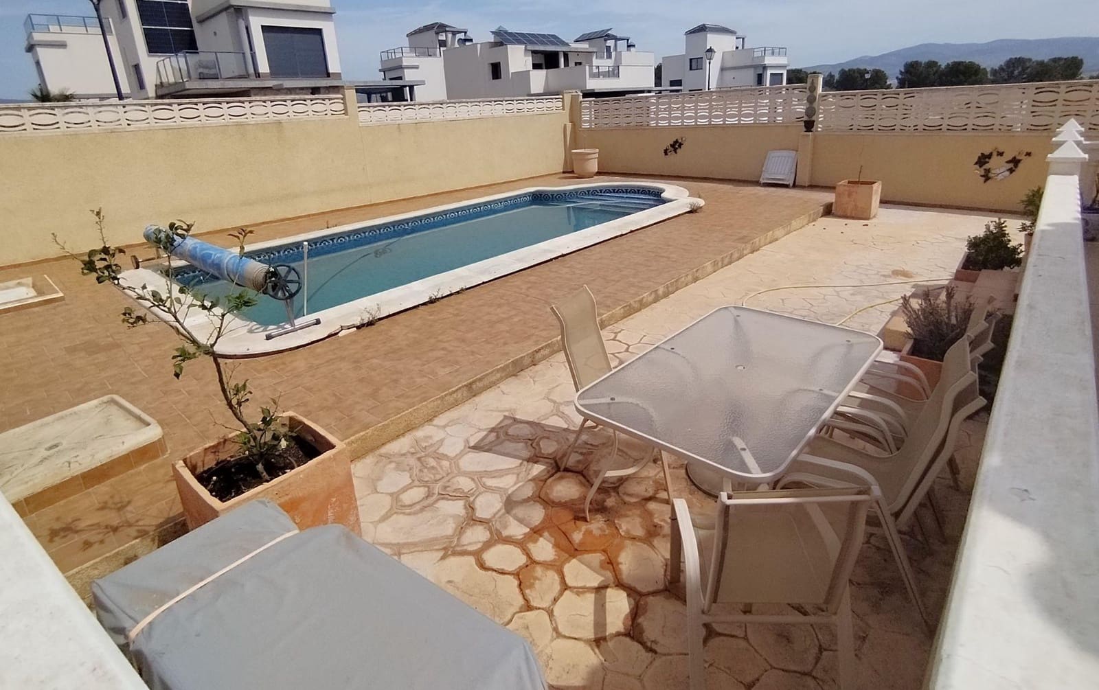 4 soveværelse Villa til salg i Castalla med swimmingpool garage - € 340.000 (Ref: 9438112)