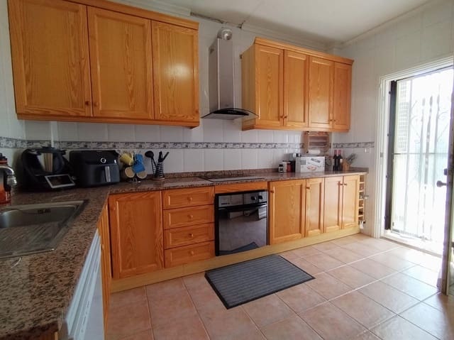 4 soveværelse Villa til salg i Castalla med swimmingpool garage - € 340.000 (Ref: 9438112)