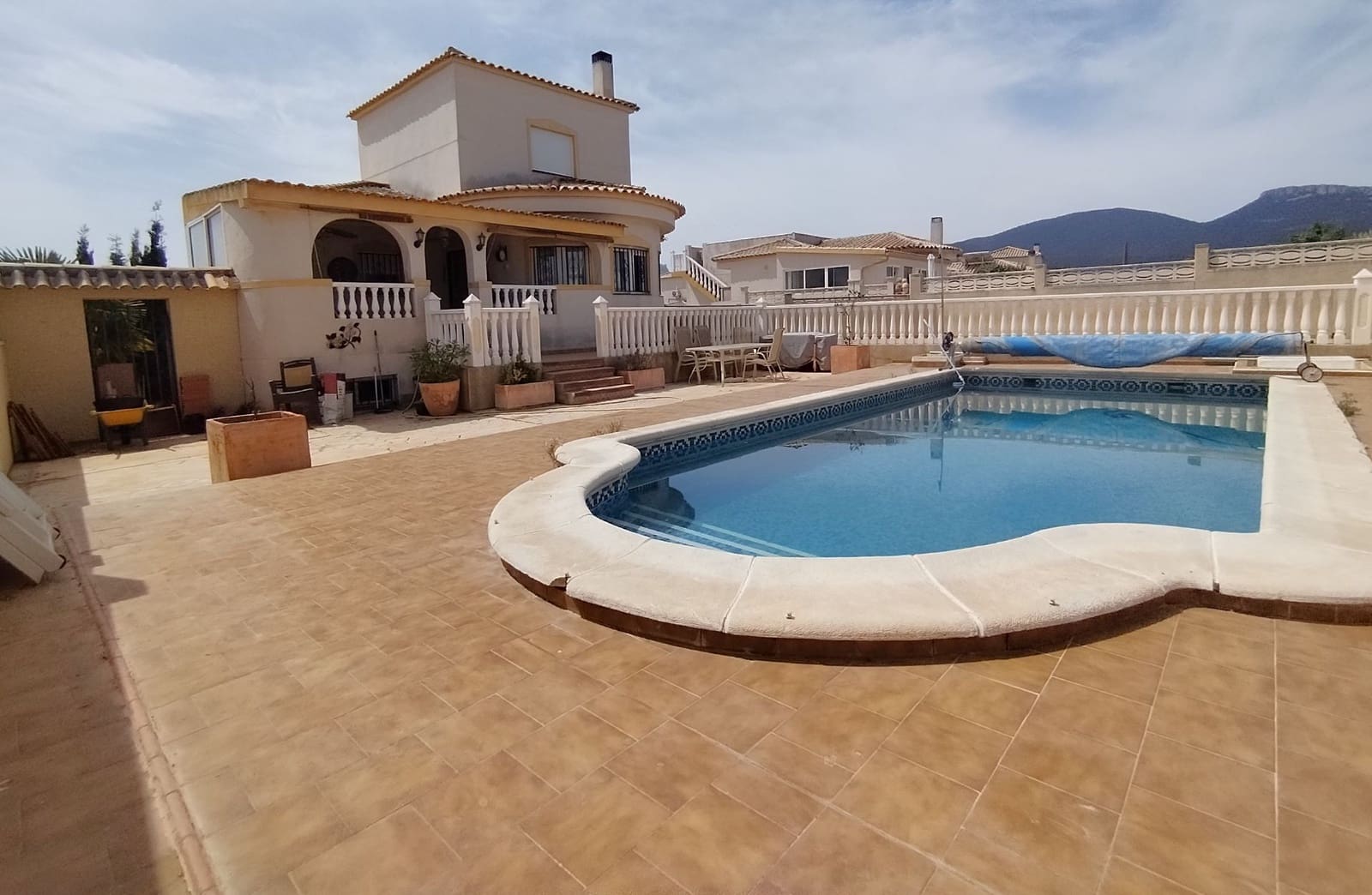 4 soveværelse Villa til salg i Castalla med swimmingpool garage - € 340.000 (Ref: 9438112)