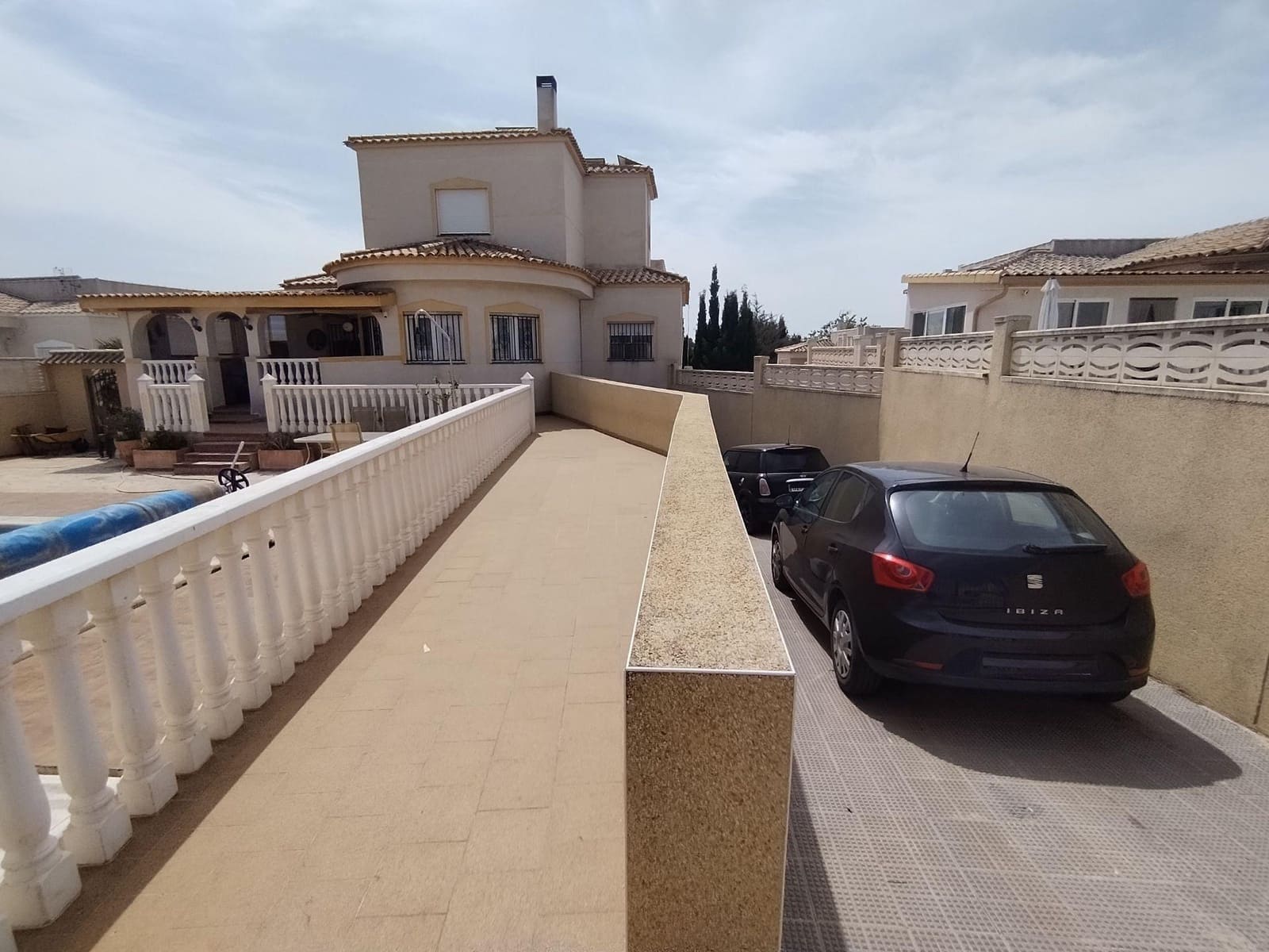 4 soveværelse Villa til salg i Castalla med swimmingpool garage - € 340.000 (Ref: 9438112)