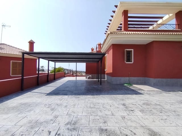 7 bedroom Villa for sale in Finestrat with garage - € 599,000 (Ref: 9438114)