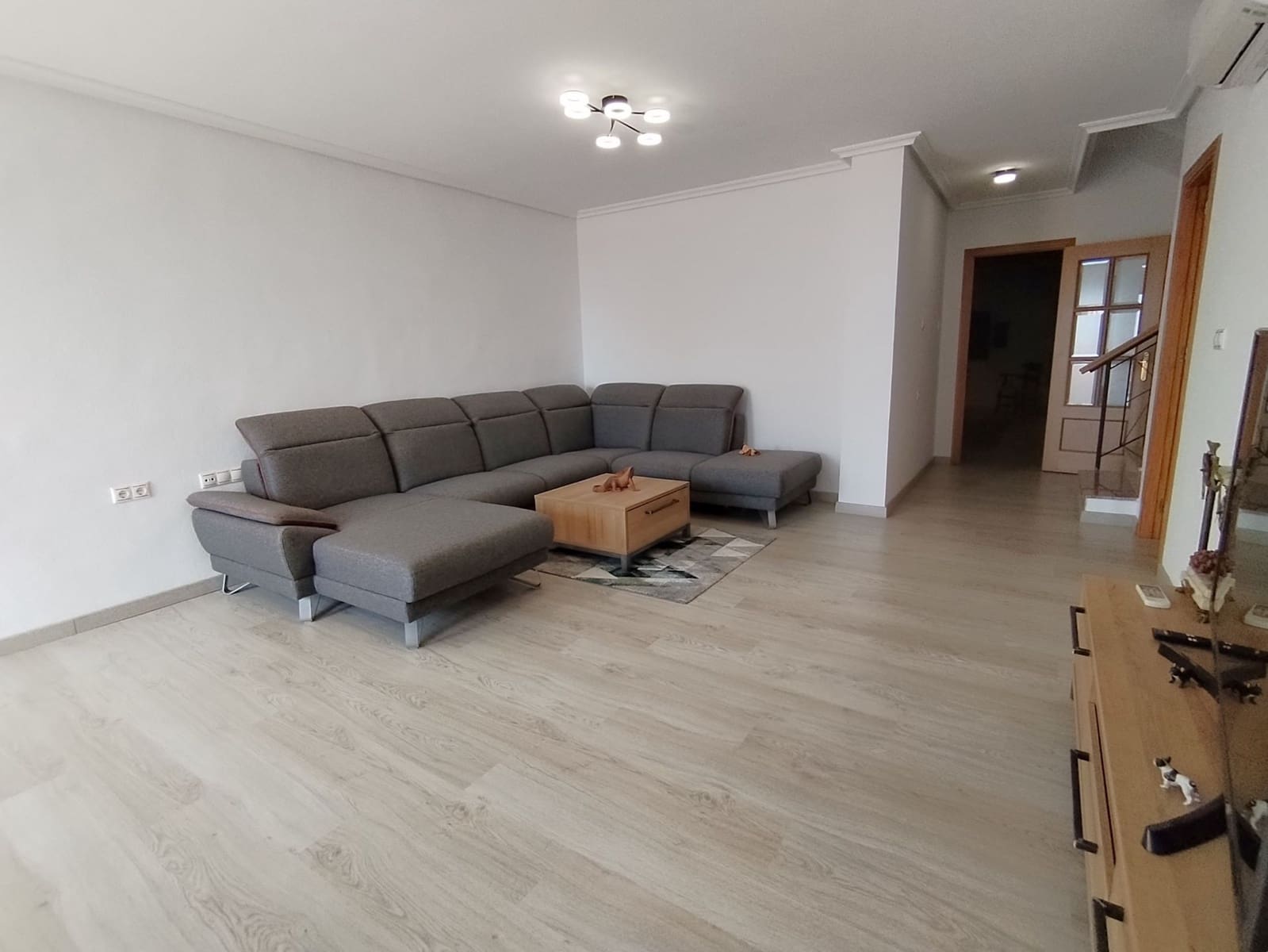 7 bedroom Villa for sale in Finestrat with garage - € 599,000 (Ref: 9438114)