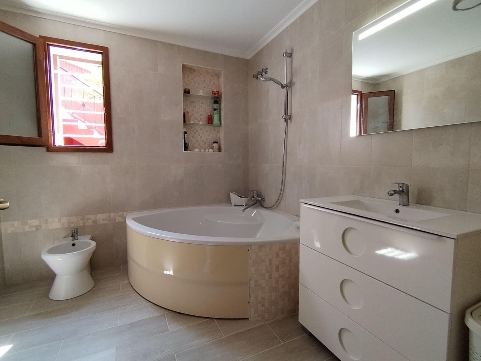 7 bedroom Villa for sale in Finestrat with garage - € 599,000 (Ref: 9438114)