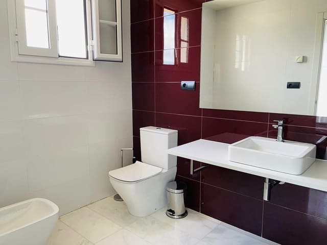 4 bedroom Villa for sale in Finestrat with pool garage - € 810,000 (Ref: 9438115)