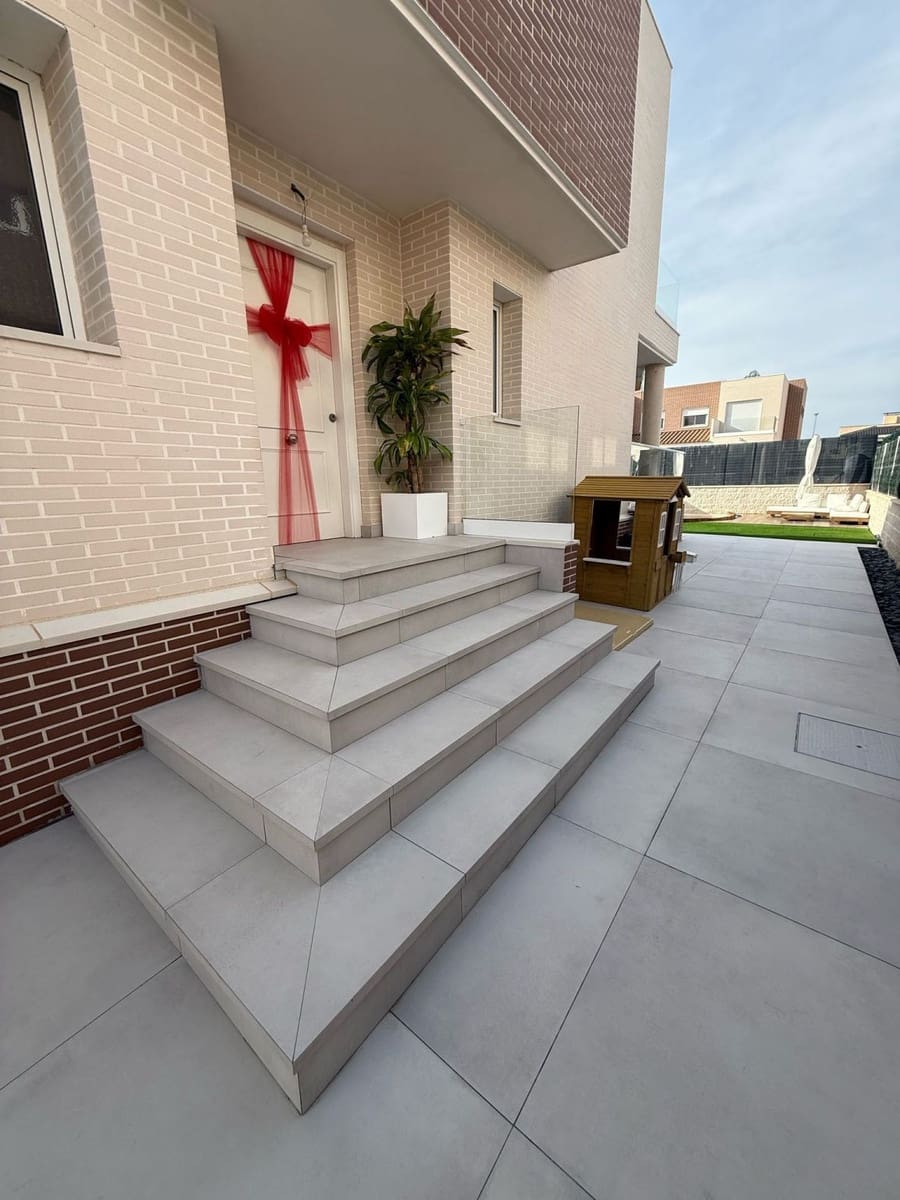 4 sypialnia Willa na sprzedaż w Muchamiel / Mutxamel z basenem garażem - 565 000 € (Ref: 9438117)