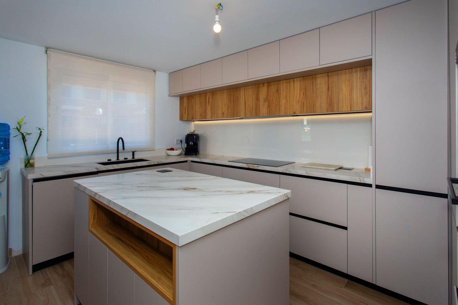 4 sypialnia Willa na sprzedaż w Muchamiel / Mutxamel z basenem garażem - 565 000 € (Ref: 9438117)