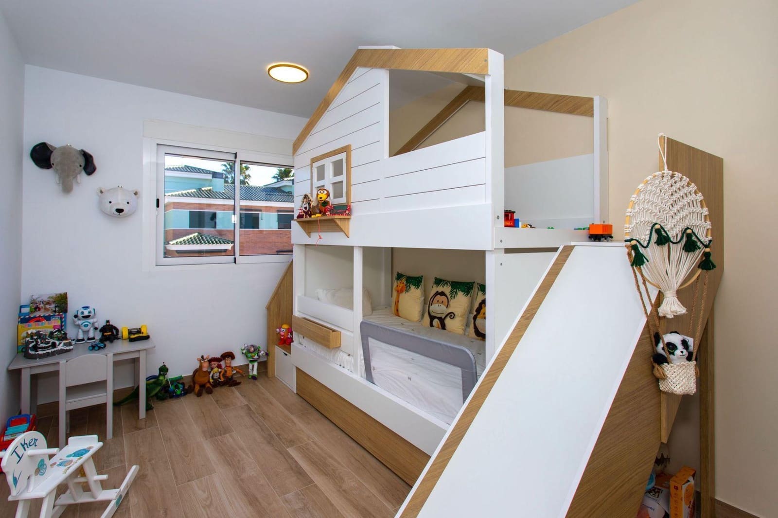 4 sypialnia Willa na sprzedaż w Muchamiel / Mutxamel z basenem garażem - 565 000 € (Ref: 9438117)