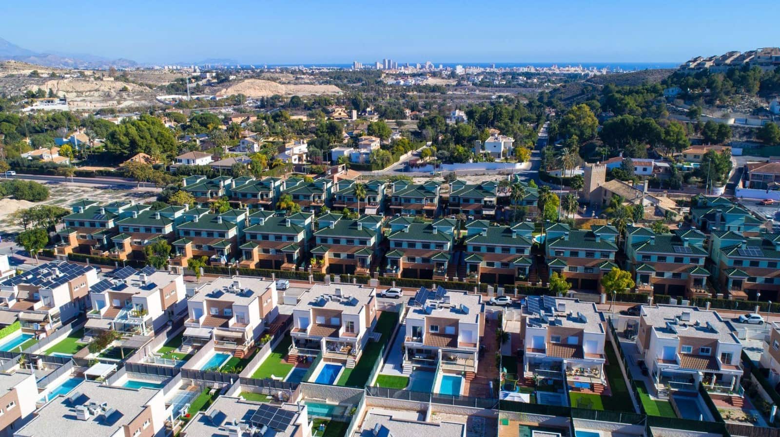 4 sypialnia Willa na sprzedaż w Muchamiel / Mutxamel z basenem garażem - 565 000 € (Ref: 9438117)