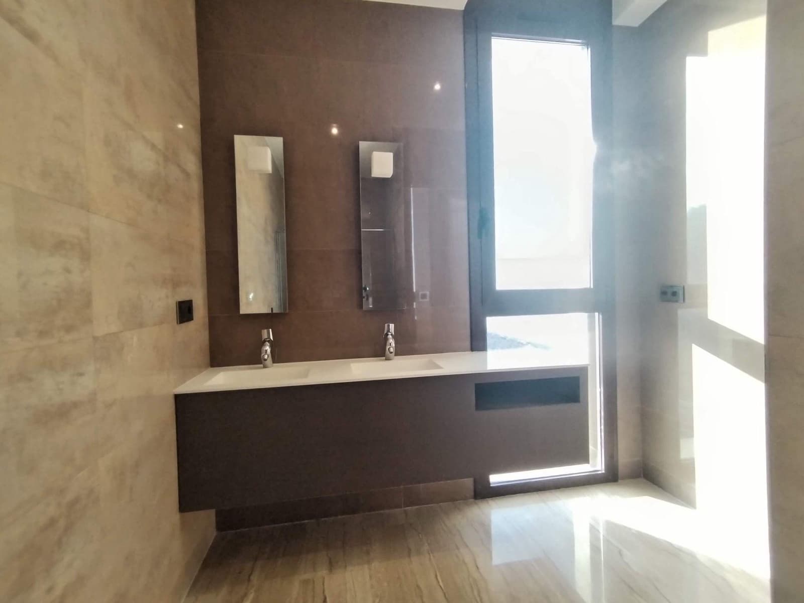 4 bedroom Villa for sale in Benidorm with pool garage - € 3,100,000 (Ref: 9438121)