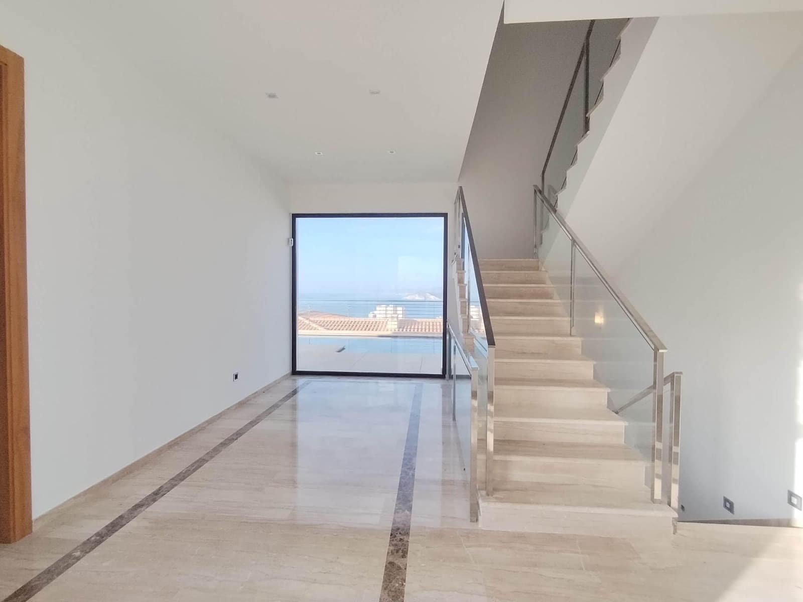 4 bedroom Villa for sale in Benidorm with pool garage - € 3,100,000 (Ref: 9438121)