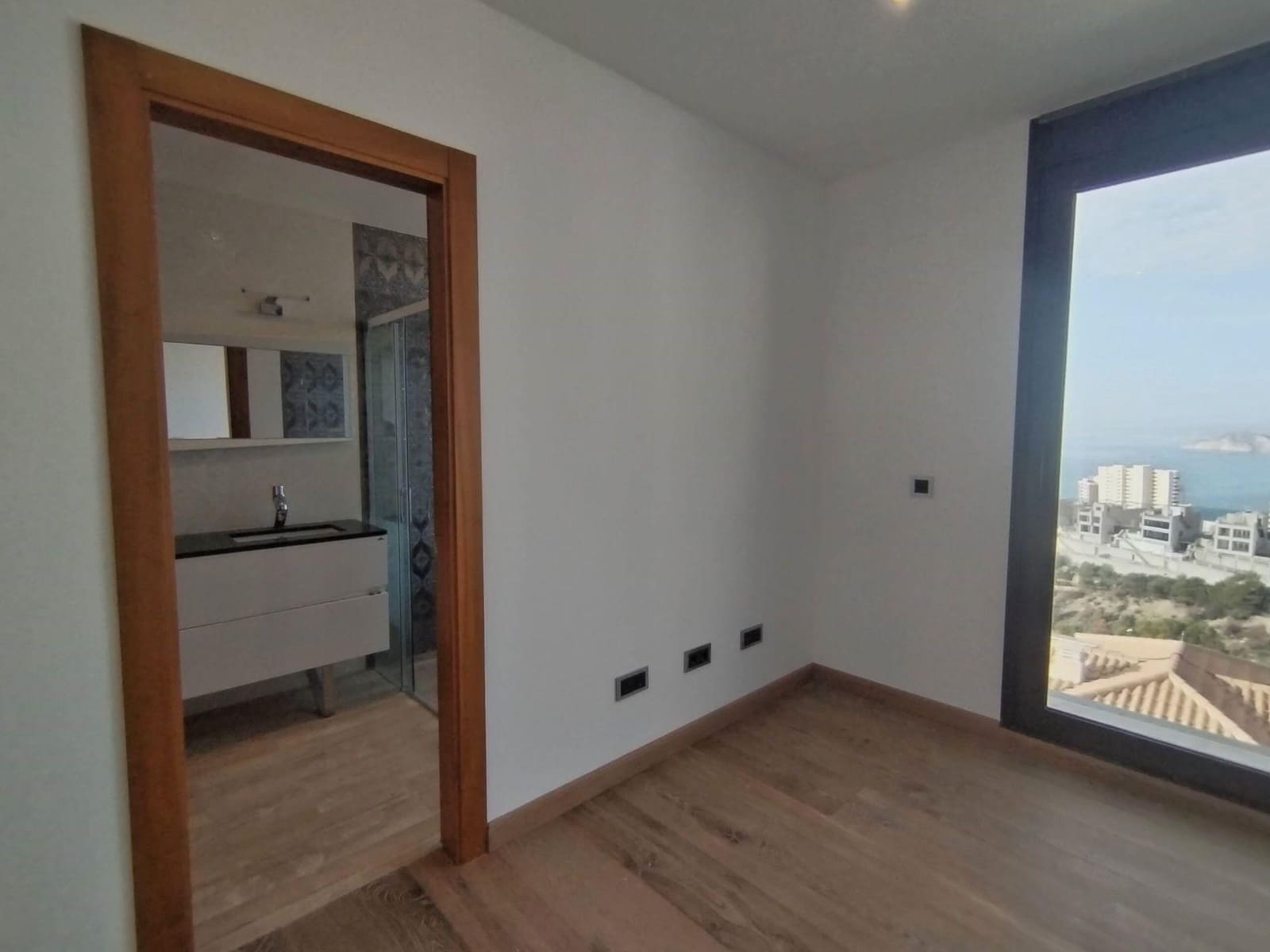 4 bedroom Villa for sale in Benidorm with pool garage - € 3,100,000 (Ref: 9438121)