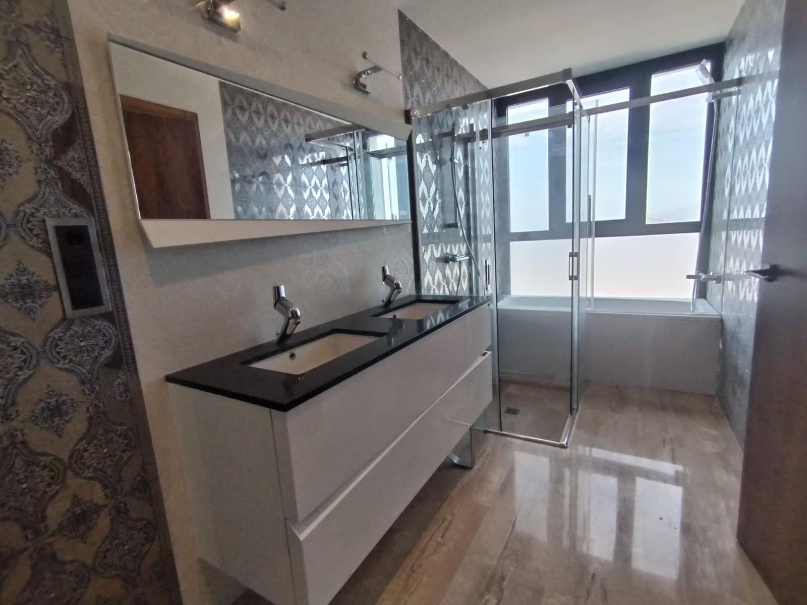 4 bedroom Villa for sale in Benidorm with pool garage - € 3,100,000 (Ref: 9438121)