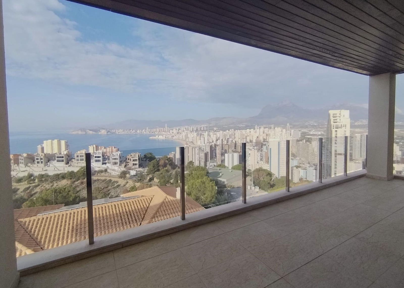 4 bedroom Villa for sale in Benidorm with pool garage - € 3,100,000 (Ref: 9438121)