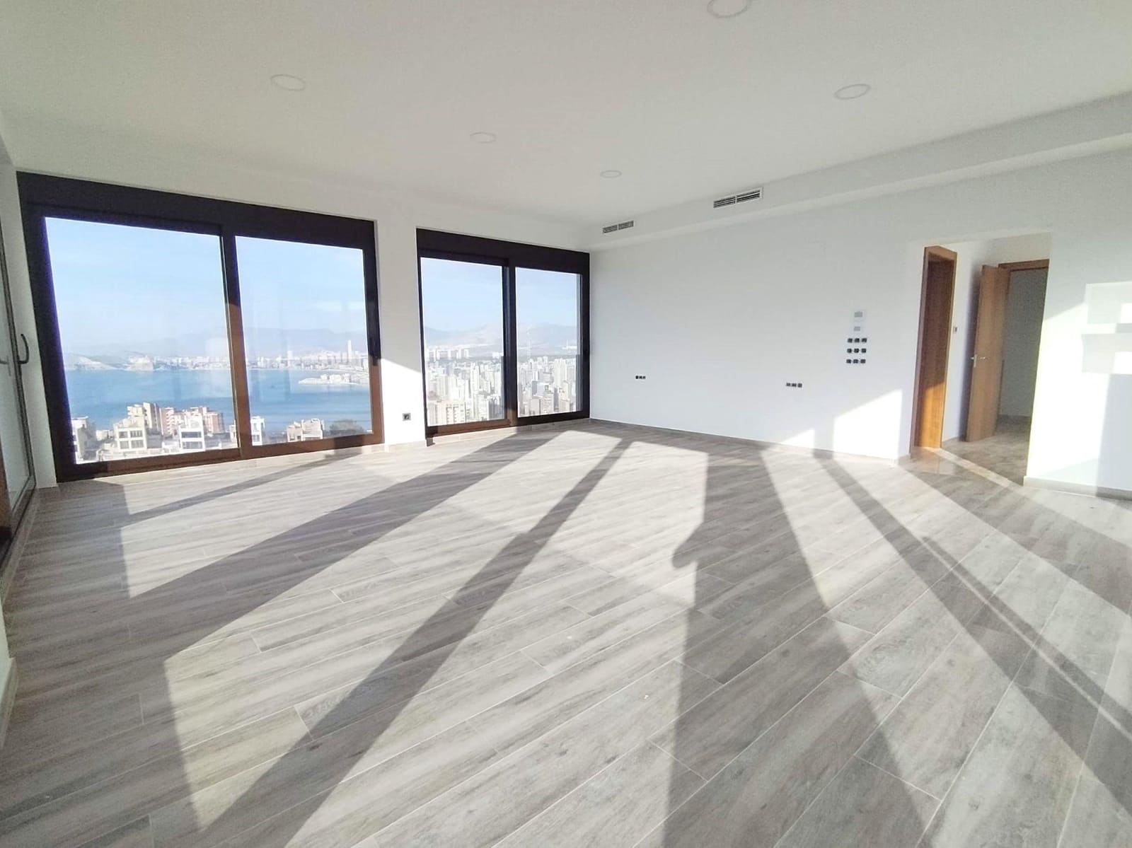 4 bedroom Villa for sale in Benidorm with pool garage - € 3,100,000 (Ref: 9438121)