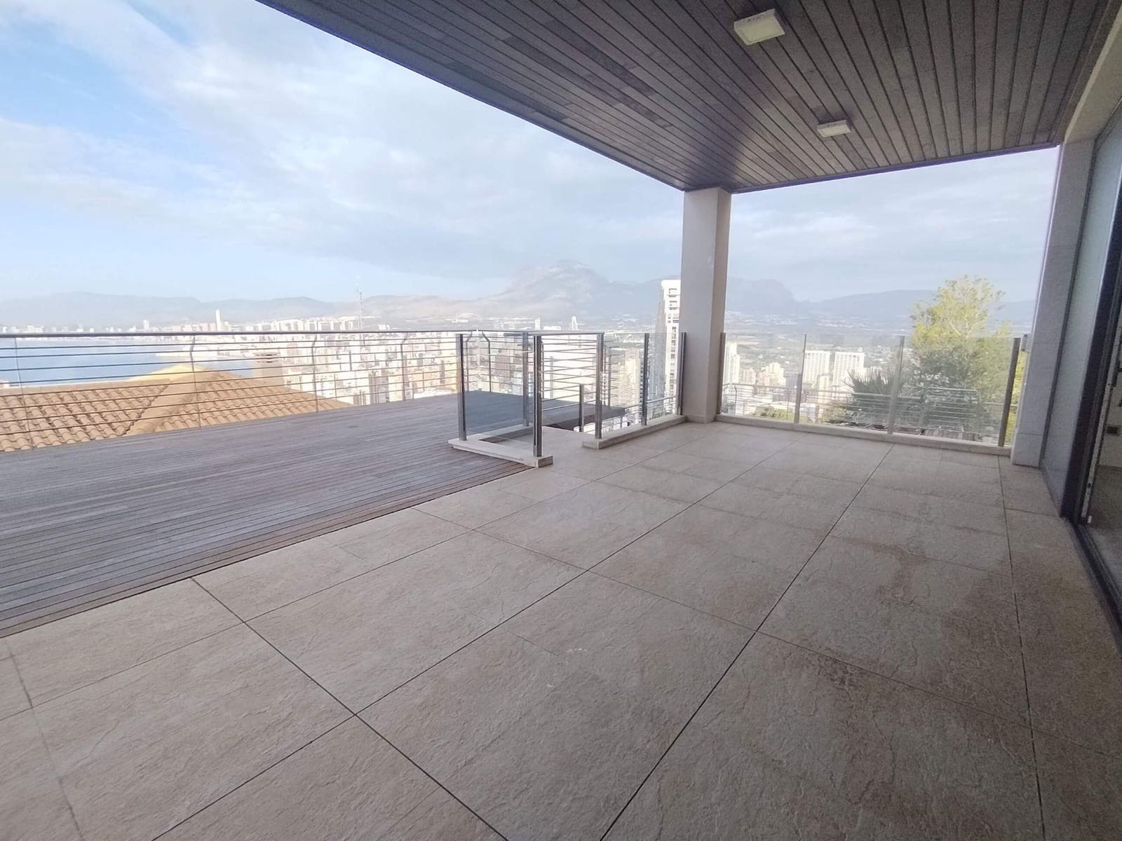 4 bedroom Villa for sale in Benidorm with pool garage - € 3,100,000 (Ref: 9438121)