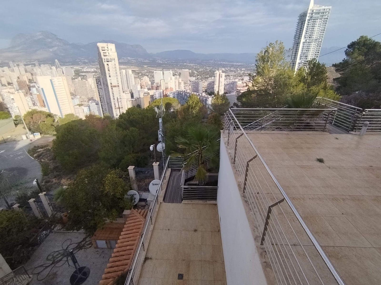 4 bedroom Villa for sale in Benidorm with pool garage - € 3,100,000 (Ref: 9438121)