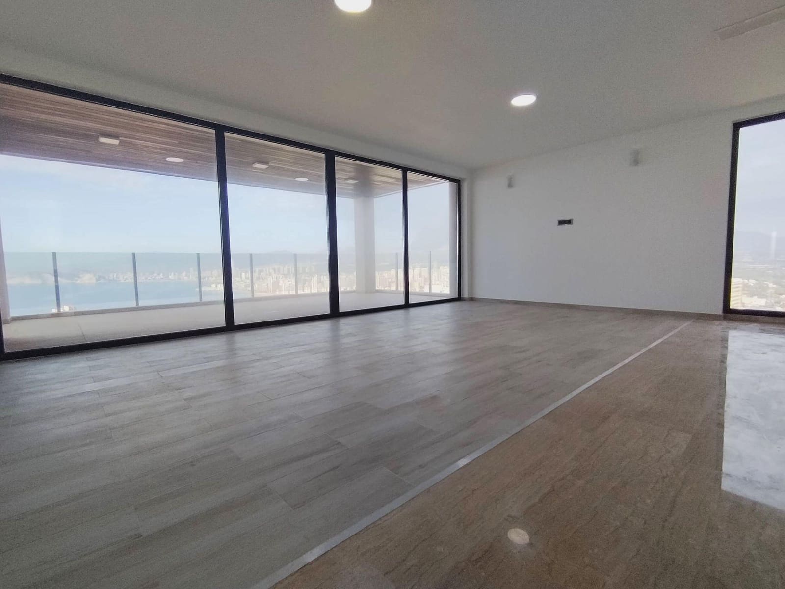 4 bedroom Villa for sale in Benidorm with pool garage - € 3,100,000 (Ref: 9438121)