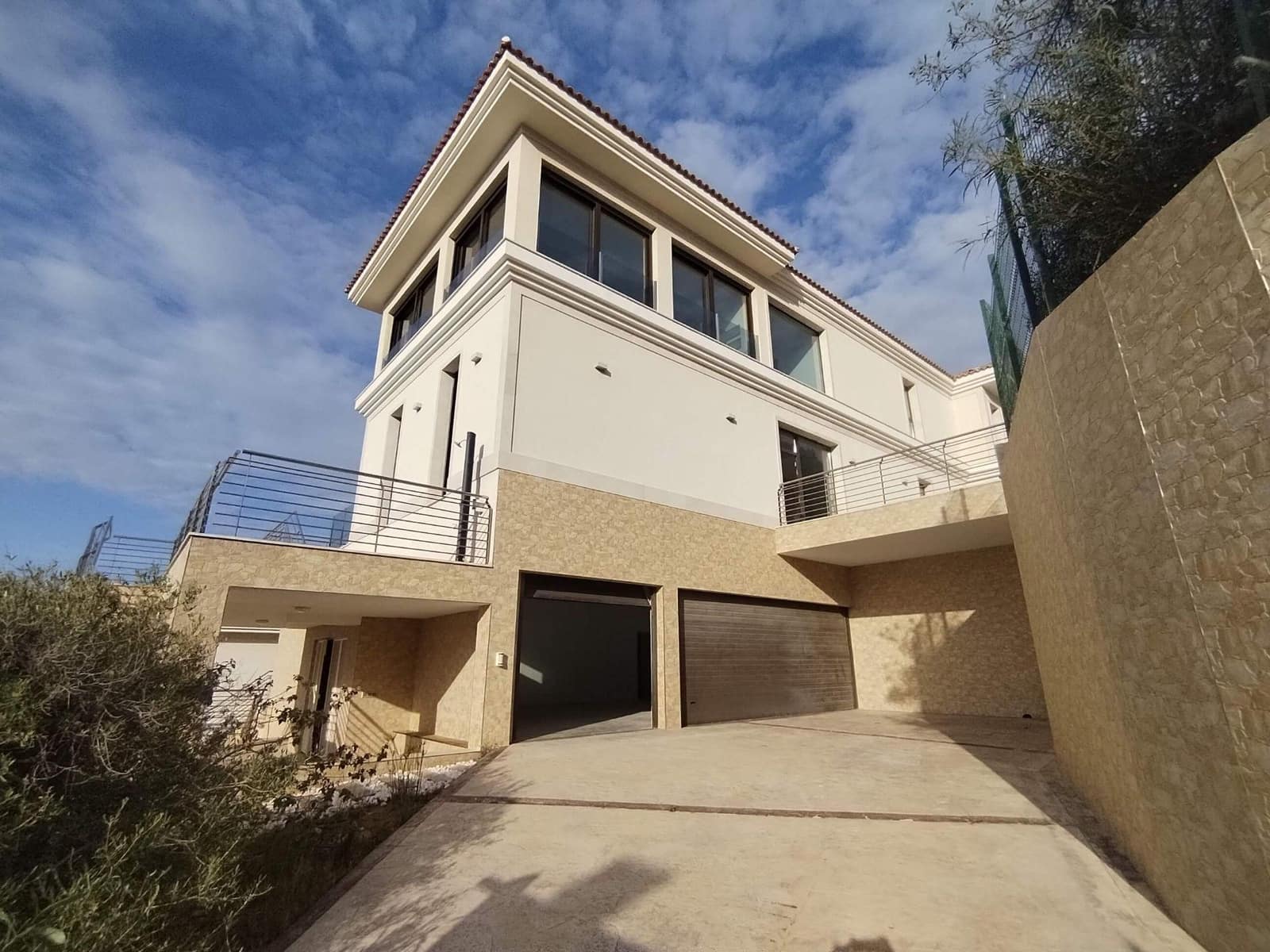 4 bedroom Villa for sale in Benidorm with pool garage - € 3,100,000 (Ref: 9438121)