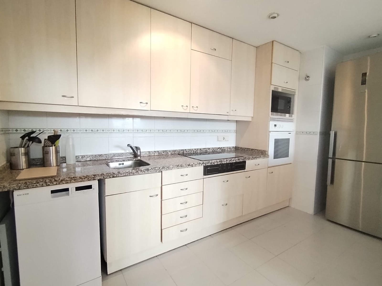 2 soveværelse Lejlighed til leje i Playa de San Juan med swimmingpool garage - € 1.200 (Ref: 9438122)