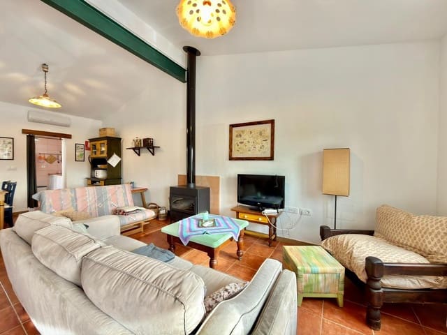 3 soveværelse Finca/Landehus til salg i Pinoso med swimmingpool - € 129.900 (Ref: 9438124)