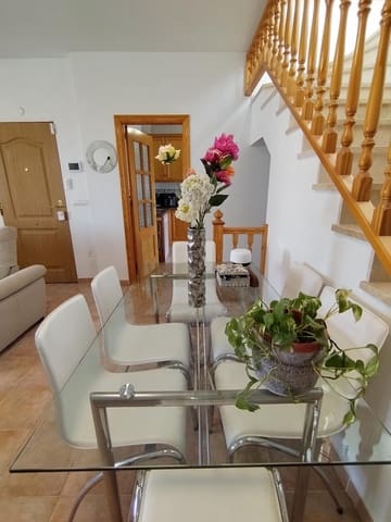 4 soveværelse Villa til leje i Castalla med swimmingpool garage - € 1.500 (Ref: 9452296)