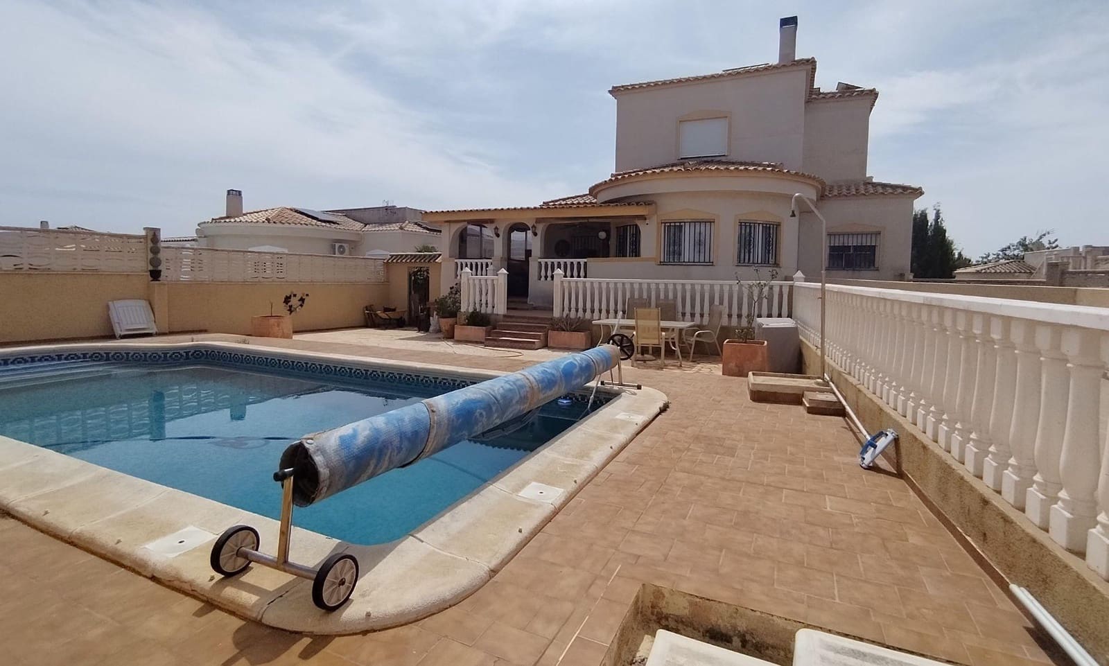 4 bedroom Villa for rent in Castalla with pool garage - € 1,500 (Ref: 9452296)