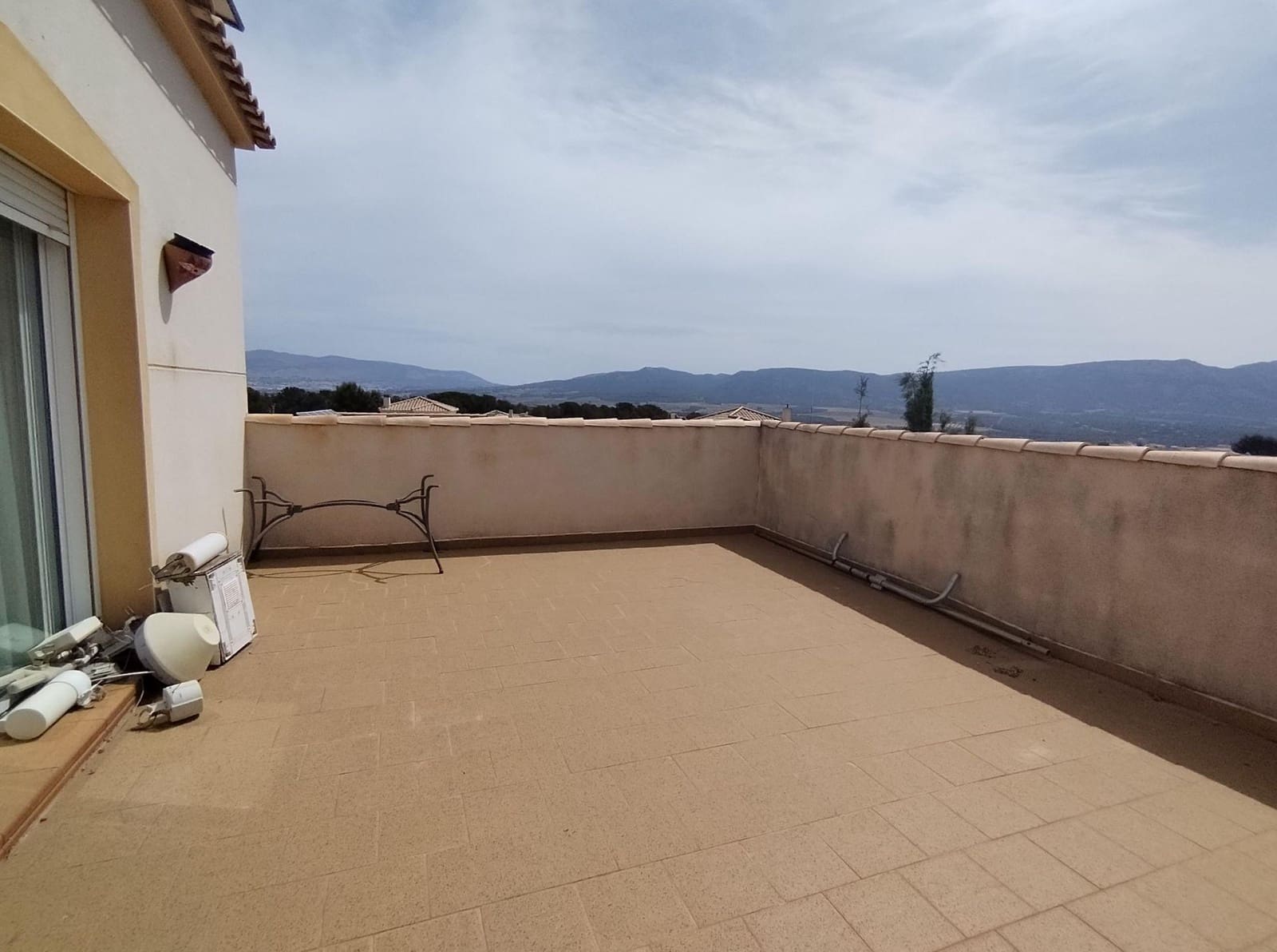 4 bedroom Villa for rent in Castalla with pool garage - € 1,500 (Ref: 9452296)
