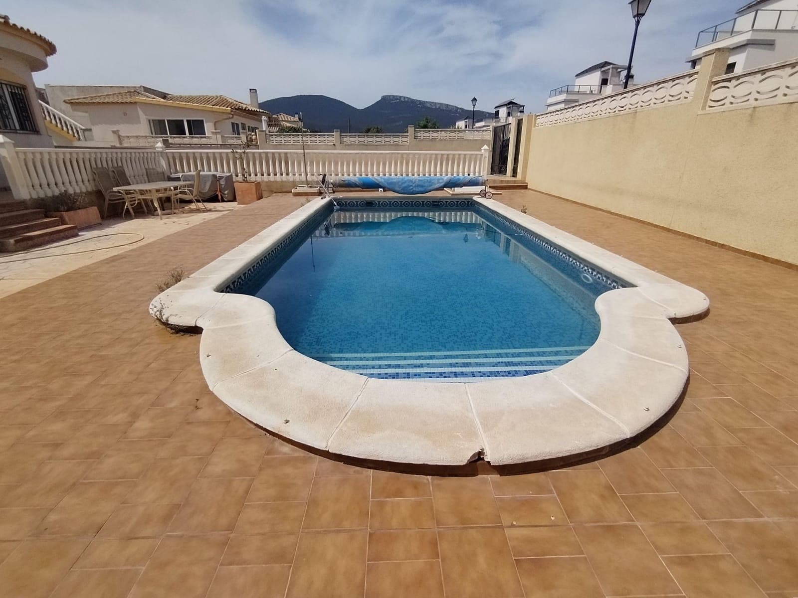 4 bedroom Villa for rent in Castalla with pool garage - € 1,500 (Ref: 9452296)